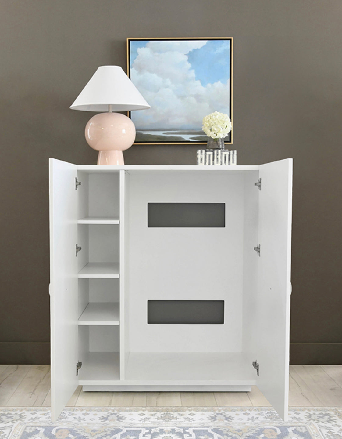 Justine Cabinet